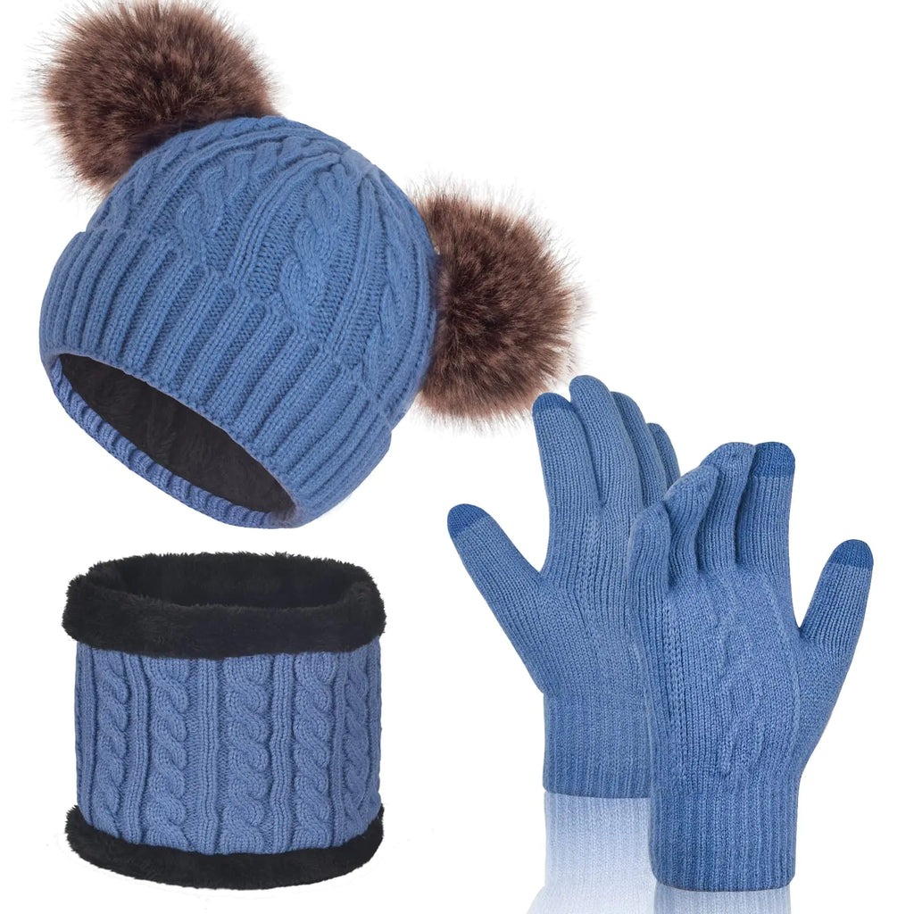 Kit Hivernal Tricoté – Bonnet Pompons & Accessoires Chauds