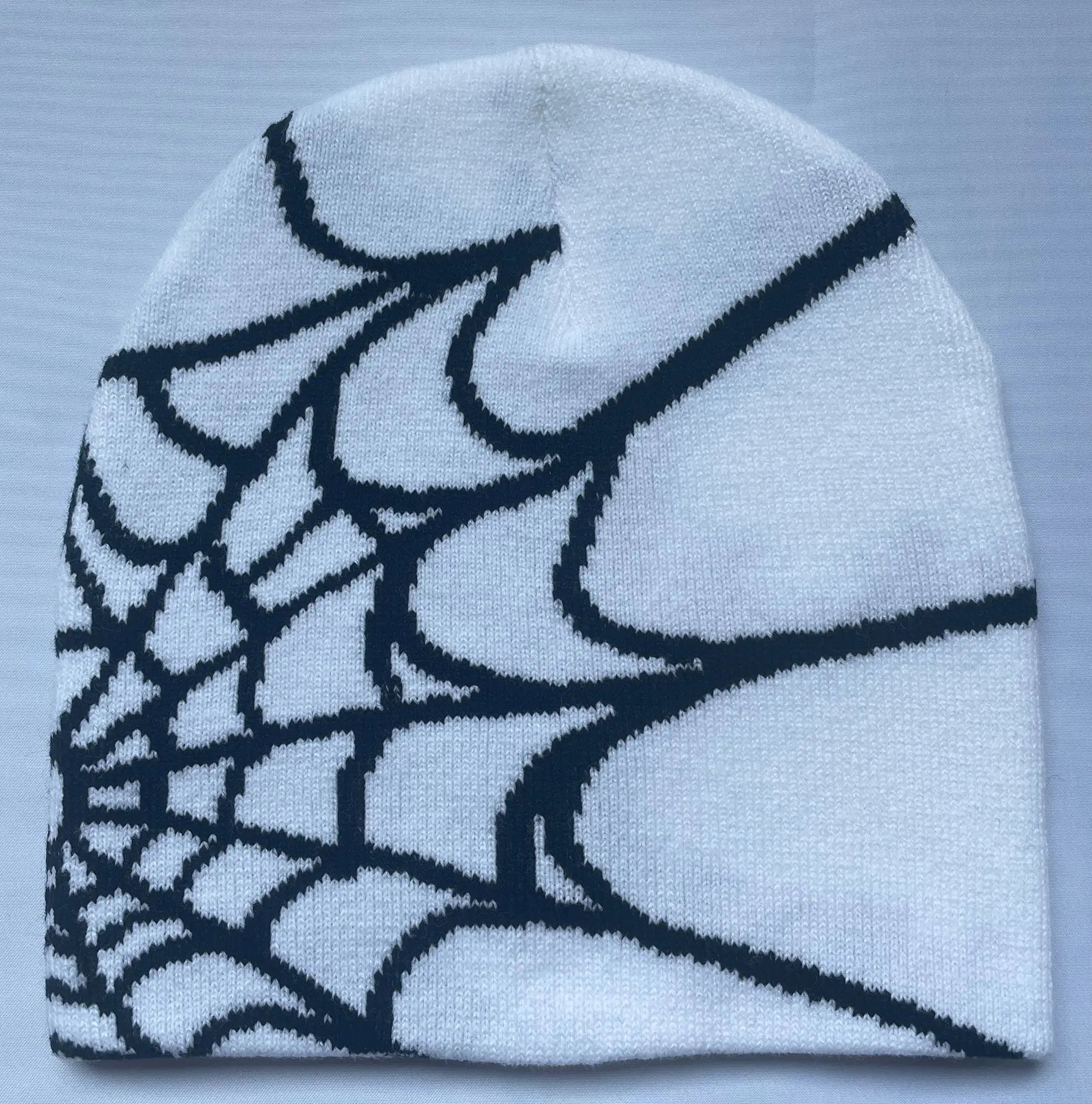 Bonnet Graphique Araignée – Mode Hiver